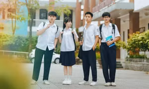 "Phía Bên Kia Thành Phố" vừa lên sóng, khán giả đã thắc mắc cực lớn về bối cảnh