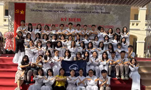 Gen Z "bắt sóng" ngôn ngữ ký hiệu: Học cách kết nối bằng đôi bàn tay "biết nói"