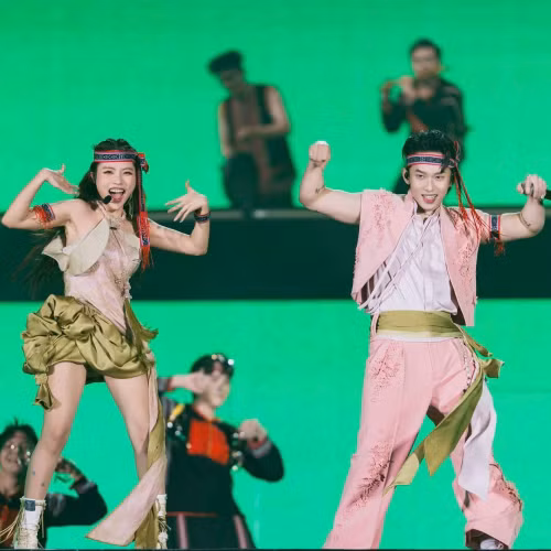 Phương Mỹ Chi "giải mã" chuyện Kay Trần xuất hiện là trời tạnh mưa