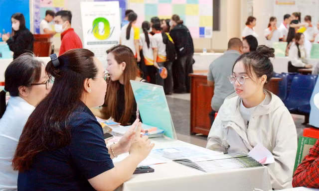 Lý do Sàn Giao dịch việc làm Quốc gia tại TPHCM 'ế khách'
