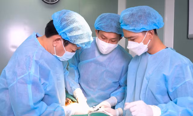 Tiêm tan mỡ nọng cằm: Trào lưu làm đẹp nguy cơ gây biến chứng khủng khiếp