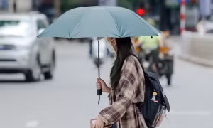 Không khí lạnh chớm về nhưng Hà Nội vẫn nóng 33 độ, bao giờ mới se lạnh?