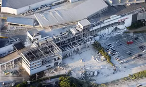 Trung tâm thương mại AEON Kumamoto từng hai lần hứng thiệt hại do động đất.