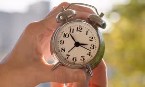 Thực hư tin tháng 2/2026 là sự kiện “823 năm mới có một lần”, có ngày 25 giờ?