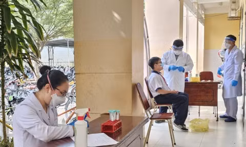Từ vụ 3 học sinh mắc não mô cầu nguy hiểm: Bác sĩ cảnh báo khẩn