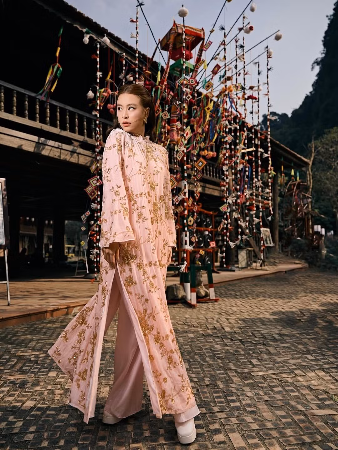 hoang-thuy-linh-1.jpg