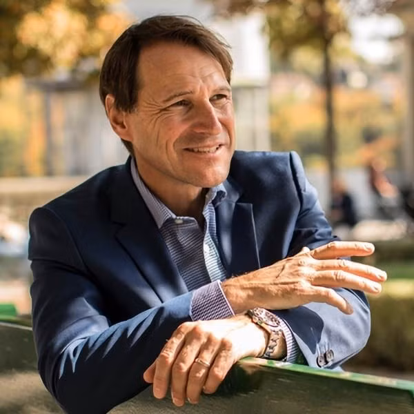 rolf-dobelli-600x600-1.jpg
