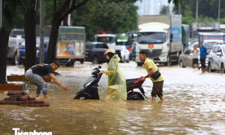 Hà Nội chuẩn bị kịch bản 'chống tê liệt' giao thông khi mưa cực đoan