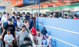 Miễn phí 100% giá vé, Metro Hà Nội ken đặc người dịp nghỉ lễ