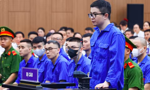 Chủ tọa đặt câu hỏi khiến mẹ siêu lừa Mr Pips lúng túng, bị hại đồng loạt vỗ tay