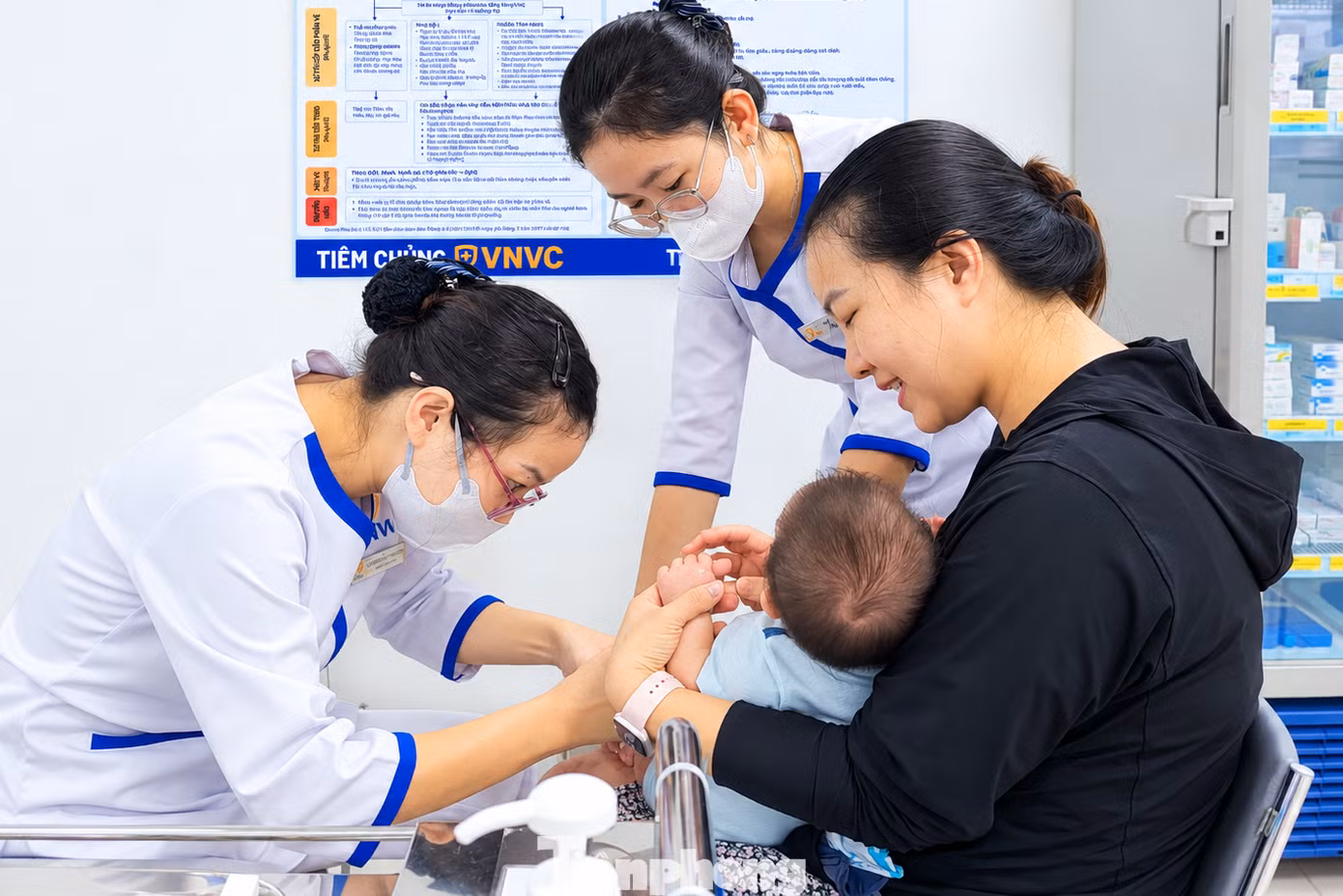 tp-c_6-tre-tiem-vac-xin-phong-nmc-sang-1.png