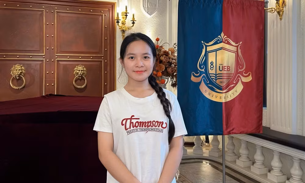 Nữ sinh Ninh Bình lựa chọn tự học theo cách riêng, trở thành thủ khoa ngành Quản trị Kinh doanh 