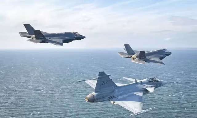 NATO liên tiếp giáp mặt máy bay quân sự Nga trên Biển Baltic