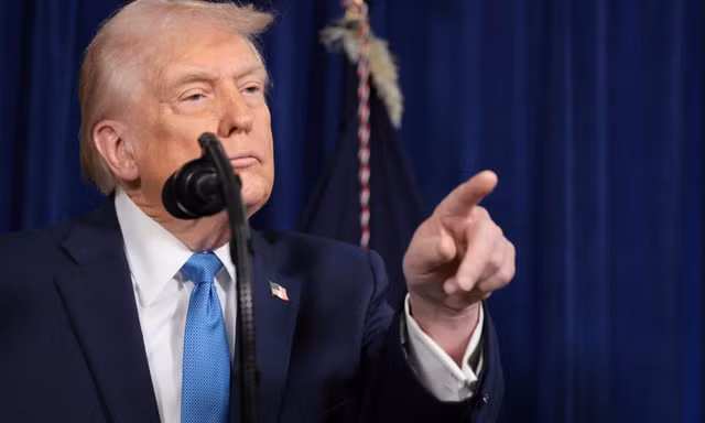 Tổng thống Mỹ Trump dọa đánh chìm tàu Iran nếu tiếp cận khu vực phong tỏa