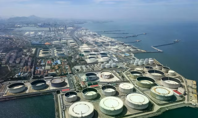 Xuất khẩu dầu của Iran giảm mạnh do lệnh phong tỏa hàng hải của Mỹ