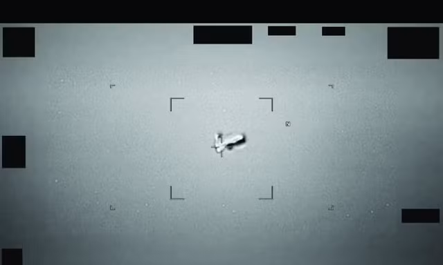 Lầu Năm Góc công bố loạt tài liệu về UFO