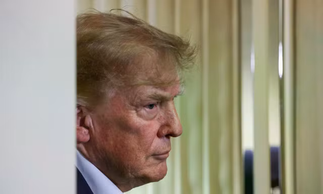 Tổng thống Trump cân nhắc 'bước ngoặt quan trọng' trong cuộc chiến với Iran