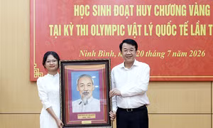 Ninh Bình thưởng nữ sinh giành Huy chương Vàng Olympic Vật lý quốc tế 500 triệu đồng 