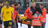 Sao trẻ Dortmund đổ gục xuống sân trong trận ra mắt Champions League