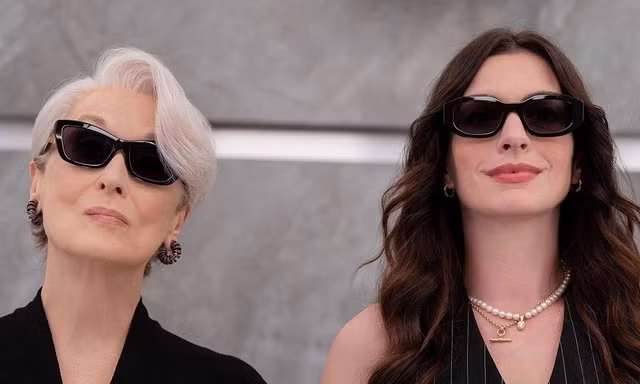 The Devil Wears Prada 2: Luôn nỗ lực để rực rỡ, dẫu thế giới xung quanh có lụi tàn