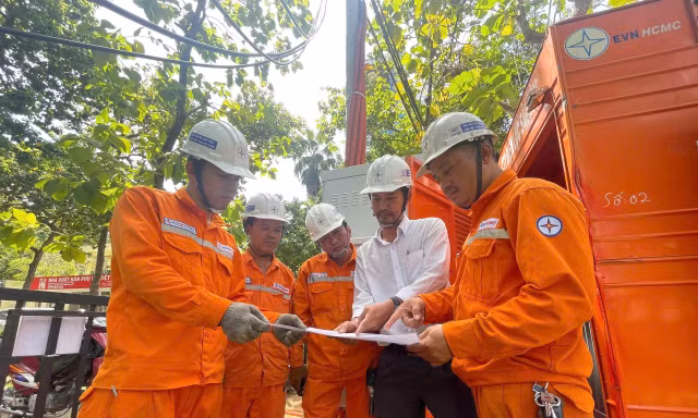 TPHCM: 'Cắt' điện, nước các công trình, cơ sở không chấp hành yêu cầu dừng vi phạm