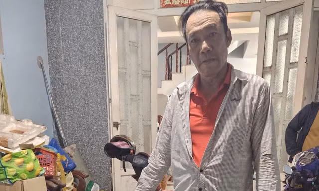 Dụ người bán vé số đi nhận từ thiện rồi chiếm đoạt tài sản
