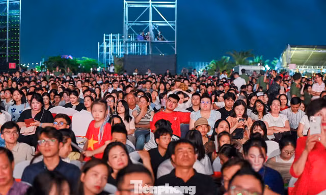 10.000 người tới khai mạc Lễ hội Hoa Phượng Đỏ - Hải Phòng 2026