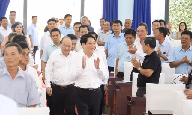Chủ tịch nước Lương Cường tiếp xúc cử tri 11 xã ở TPHCM 