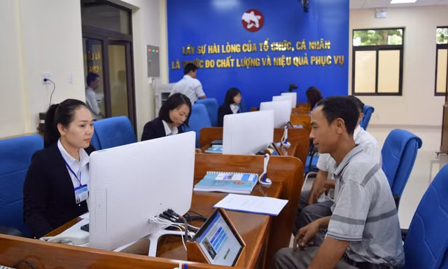 Đề xuất 'nóng' về kỷ luật viên chức
