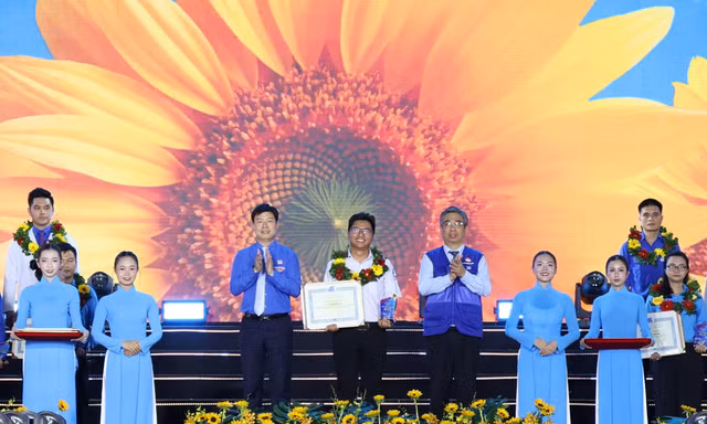 TPHCM tuyên dương 71 thủ lĩnh thanh niên tiêu biểu 