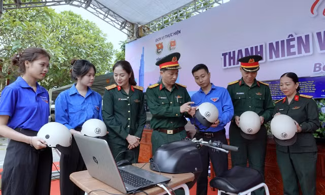 Thanh niên Quân đội là ‘đại sứ' văn hóa giao thông