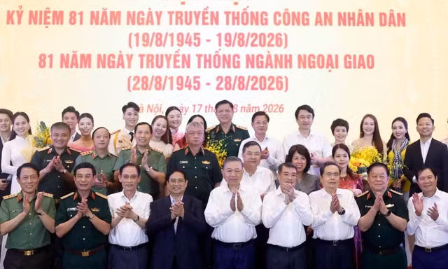 Gặp mặt nhân dịp kỷ niệm Ngày truyền thống ngành công an, ngành ngoại giao 