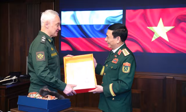 Đại tướng Phan Văn Giang hội kiến Bộ trưởng Quốc phòng Nga tại Moscow