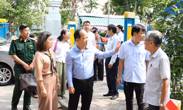 TP. HCM: Lãnh đạo phường tổ chức 'cà phê sáng' để lắng nghe và giải quyết ngay kiến nghị của dân