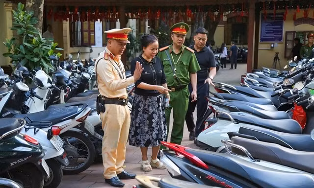 Một tháng, hơn 900 học sinh ở TPHCM vi phạm giao thông 