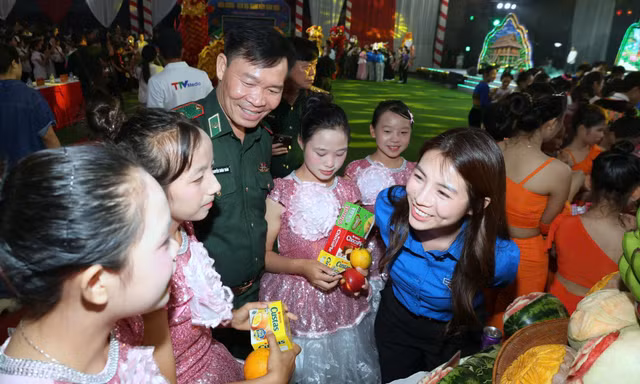 Người lính Biên phòng kết nối Trung thu yêu thương nơi biên cương Tổ quốc