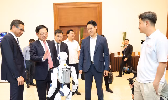 'Mang cơm gạo nuôi Thánh Gióng chứ không phải chờ ngân sách hay quy hoạch ra cái này cái kia'