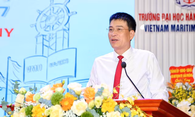 Lãnh đạo Bộ Xây dựng nêu bốn yêu cầu để phát triển Đại học Hàng hải Việt Nam