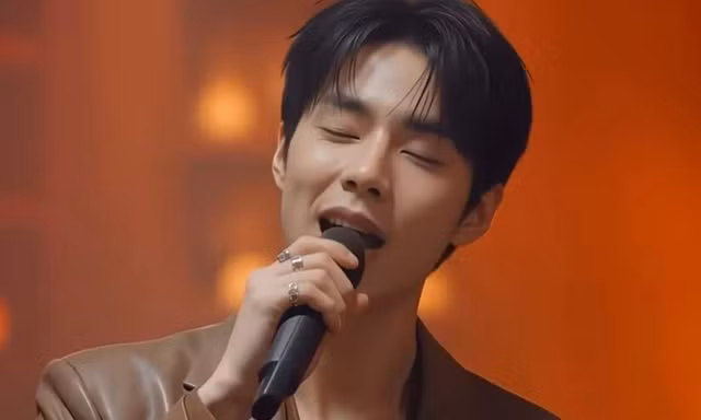 Nam ca sĩ AI hát trên sóng đêm Giao thừa là ai?