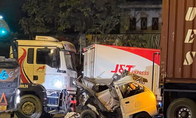 4 ô tô va chạm liên hoàn ở TPHCM, một người bị thương