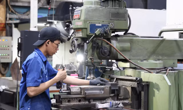 Trường liên tục 'suất nhân lực', doanh nghiệp vẫn than thiếu người: Nghẽn ở đâu?