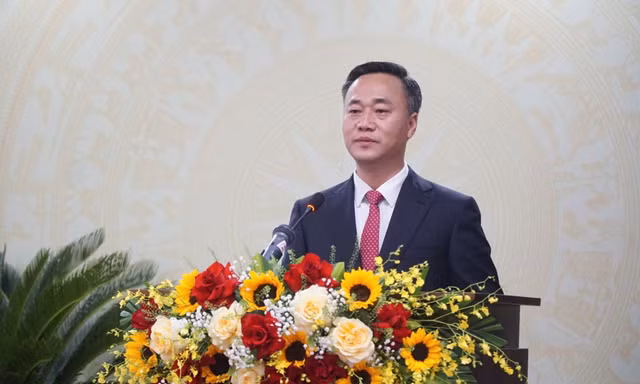 Ông Nguyễn Việt Hùng được bầu làm Chủ tịch UBND tỉnh Khánh Hòa