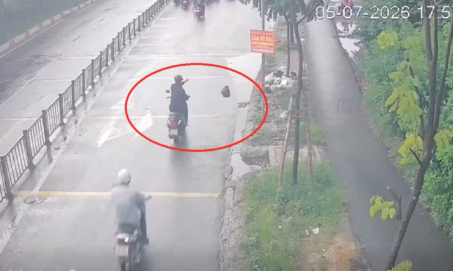 [Clip] 'Mắt thần' bắt quả tang 5 người xả rác bừa bãi