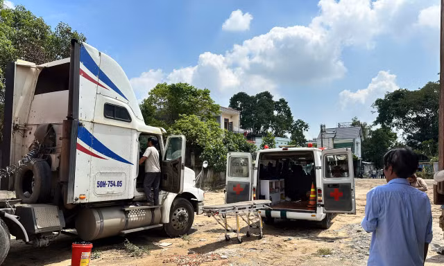Phát hiện tài xế container tử vong trong cabin xe ở TPHCM