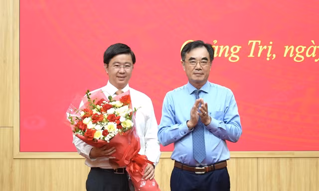 Chủ tịch UBND tỉnh Quảng Trị Bùi Hoàng Phương nhận thêm nhiệm vụ