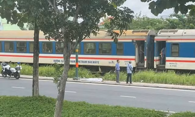 Người đàn ông tử vong sau khi va vào tàu ở ga Sài Gòn