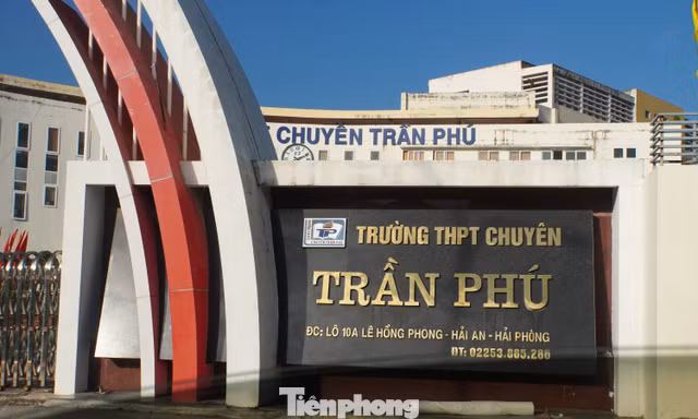 Trường chuyên Trần Phú Hải Phòng thiếu hơn 3.100 cuốn sách giáo khoa