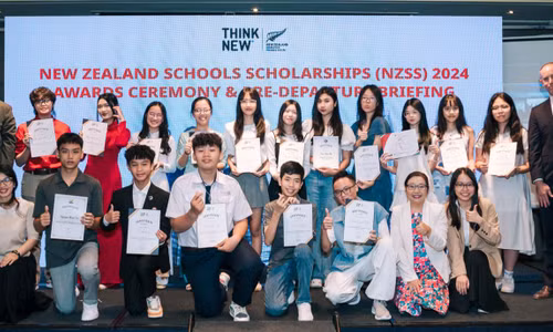 14 học sinh Việt Nam xuất sắc nhận Học bổng Chính phủ New Zealand 