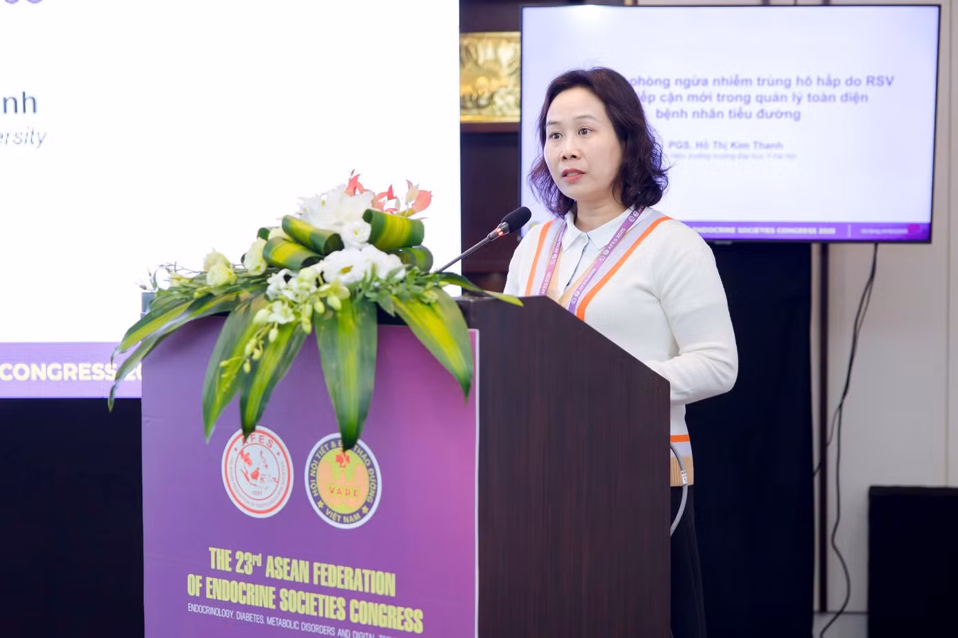 pgstsbs-ho-thi-kim-thanh-pho-hieu-truong-truong-dai-hoc-y-ha-noi-phat-bieu-tai-hoi-nghi.jpg