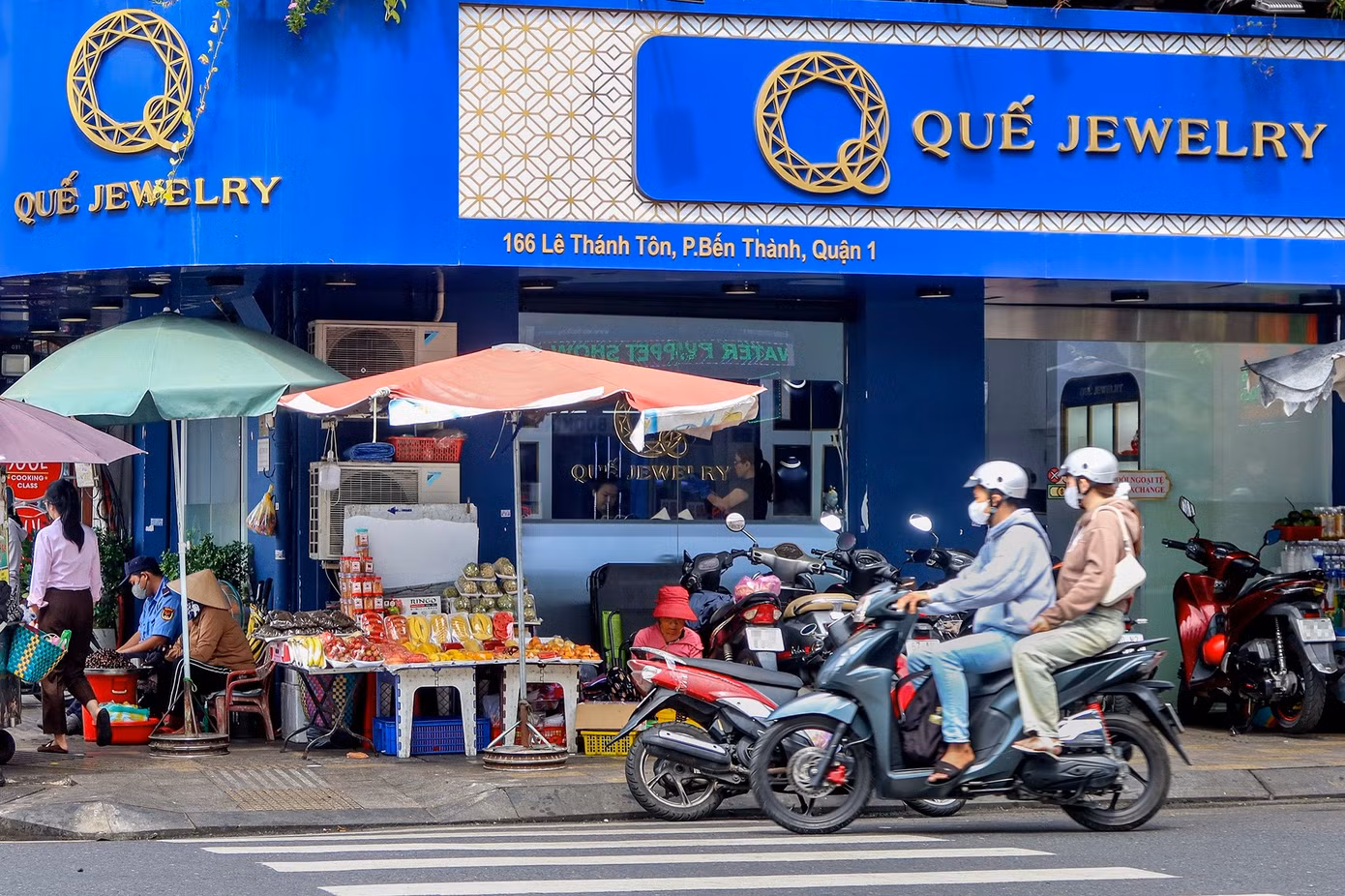 Một cửa hàng kim cương tại TPHCM.